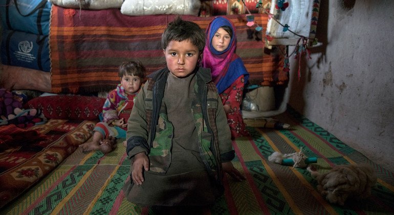 Il n'y a pas d'enfance en Afghanistan : le récit d'une humanitaire au coeur de la crise